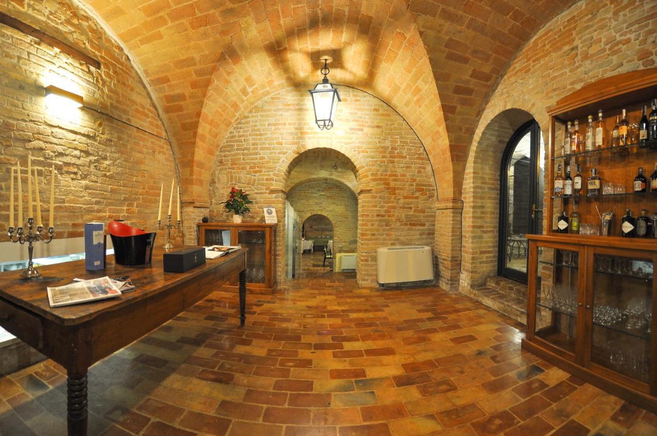 B&B Villa Dei Priori Monsampolo Del Tronto Bagian luar foto